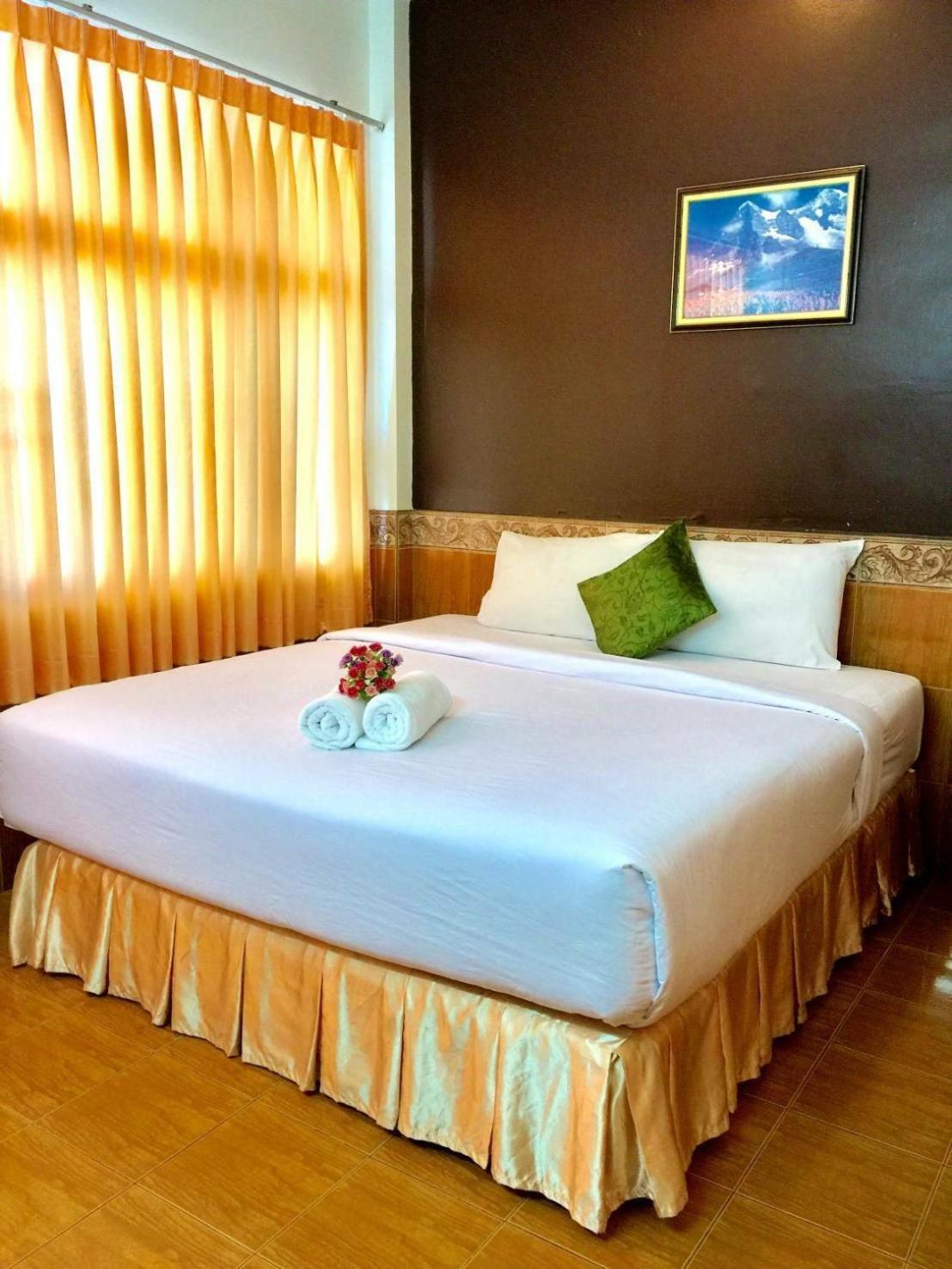 Suriwong Chumphon Hotel Eksteriør billede