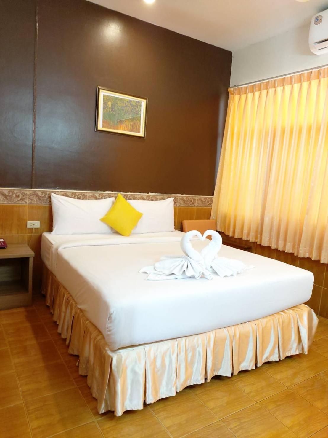 Suriwong Chumphon Hotel Eksteriør billede